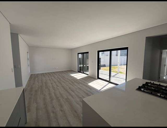 4 BEDROOM HOUSE FOR SALE IN SANDOWN
